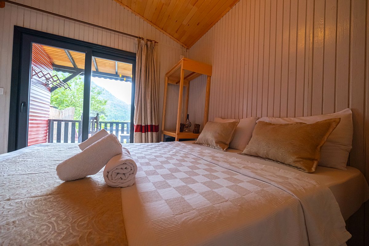 Teras Bungalow: özenle hazırlanmış çift kişilik yatak